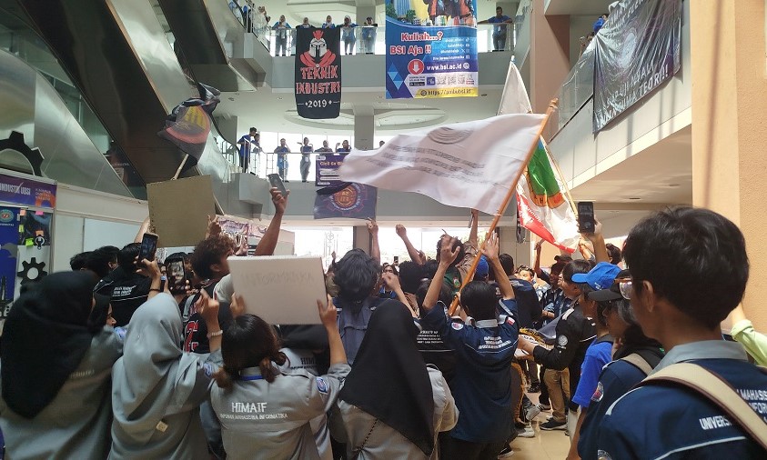 Himpunan Mahasiswa di SEMOT Universitas BSI 2024