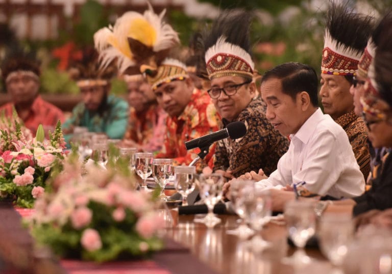 Presiden Republik Indonesia Joko Widodo saat menerima Tamu Majelis Rakyat Papua (MRP).