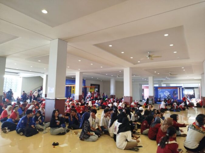 antusiasme mahasiswa semot