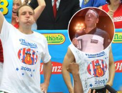 Joey Chestnut Pecahkan Rekor Makan 83 HotDog dalam 10 Menit