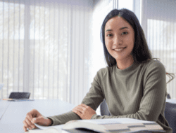 Tips Kuliah Sambil Kerja, Agar Bisa Berjalan Beriringan