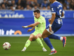 Kecemerlangan Lewandowski Bawa Barcelona Unggul di Puncak Klasemen La Liga