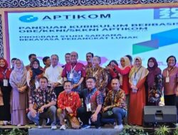 Kontribusi Aktif Prodi Sains Data UNM dalam Peluncuran Buku Panduan Kurikulum Berbasis OBE APTIKOM