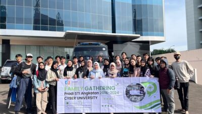 Family Gathering Prodi Sistem dan Teknologi Informasi Cyber University