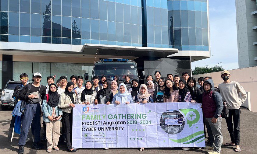 Family Gathering Prodi Sistem dan Teknologi Informasi Cyber University