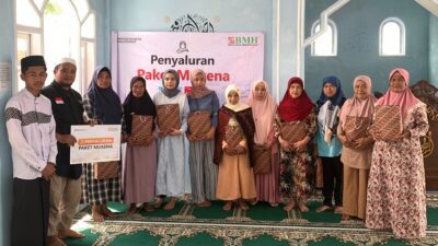 BMH Tebar Kebaikan Berupa Mukena Baru untuk Mualaf Probolinggo
