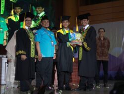 Anak Nelayan dan IRT itu Berhasil Menjadi Wisudawan Terbaik STEI SEBI