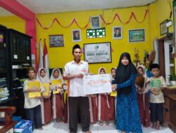 Santri Yayasan Nurul Hidayah Pasuruan Bahagia Terima Al-Qur’an dari BMH