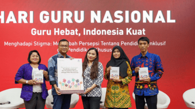 Guna rayakan Hari Guru Nasional, Putera Sampoerna Foundation (PSF) luncurkan buku hasil kolaborasi Guru Binar, Direktorat Jenderal Guru dan Tenaga Kependidikan (Ditjen GTK) Kemendikdasmen RI dan Merdeka Mengajar pada Selasa (3/12) di Gedung A Kemendikbud RI