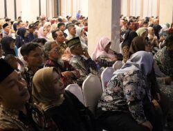 Wisuda Universitas BSI di Semarang, Toga Jadi Hadiah Terindah Setelah Semua Pengorbanan!