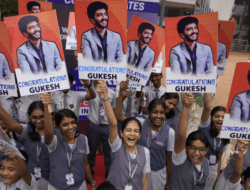 Juara Dunia Catur Termuda Disambut Meriah Bak Pahlawan di India