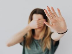 Hindari FOMO dengan Praktik Mindfulness dan Syukur