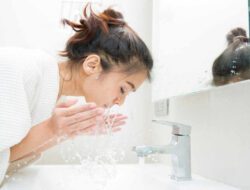 Kesalahan Mencuci Muka yang Harus Dihindari