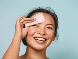 Kulit Wajah Berminyak? Coba Rahasia Ini untuk Mengatasinya!