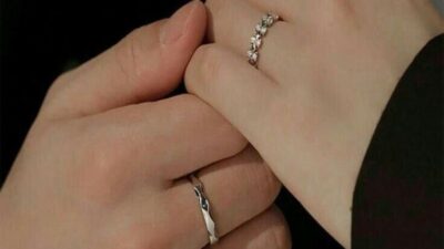 Kenapa Cincin Kawin Dipasang di Jari Manis?