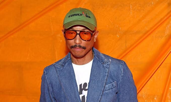 Pharell Williams bersama Universal