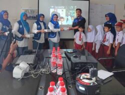Siswa SD Bosowa Al Azhar Cilegon  Terima Makanan Bergizi Gratis dalam Rangka HUT Ke-50 IWAPI