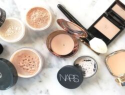 Kenali 4 Jenis Bedak Ini agar Makeup Tahan Lama dan Flawless