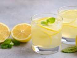 Rutin Minum Air Lemon? Ini Manfaat Kesehatannya!