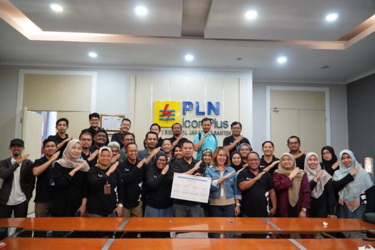 pln icon plus laksanakan rapat kerja