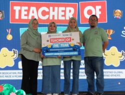Momentum Milad Ke-10, Sekolah Prestasi Global-Depok Berikan Reward Umrah untuk “Teacher Of the Year”