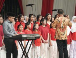 Siswa SMP BM 400 Ditempa dengan Program Sosial dan Ujian Cambridge IGCSE