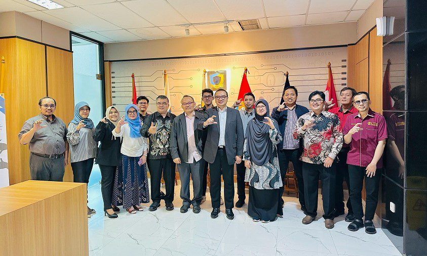 Kaprodi TI Cyber University dan UTM