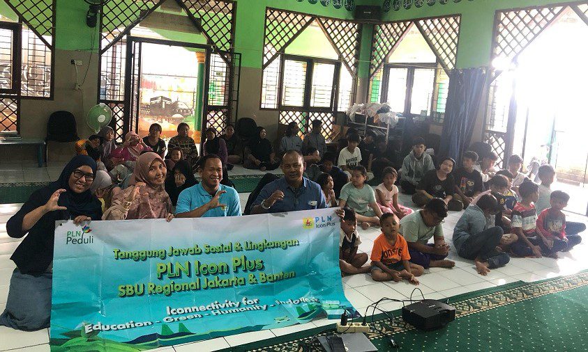 TJSL PLN Icon Plus di Sekolah Master Depok