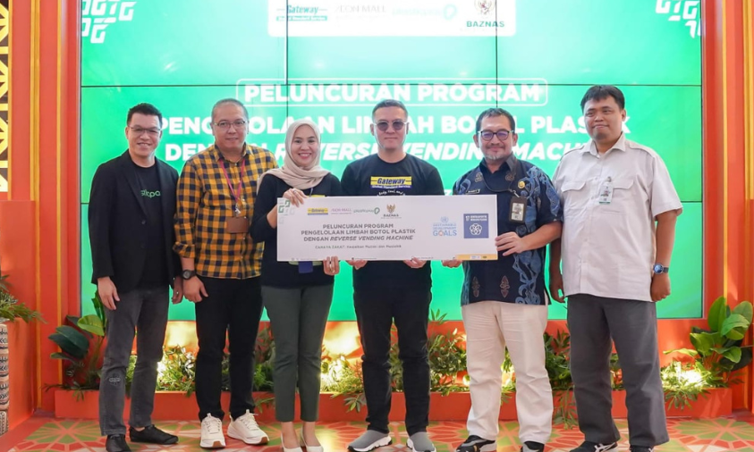 BAZNAS, PT Gateway Container Line, Mall AEON dan Plasticpay lakukan kolaborasi dan luncurkan Reserse Vending Machine di Mall AEON Jakarta pada Rabu (12/3).