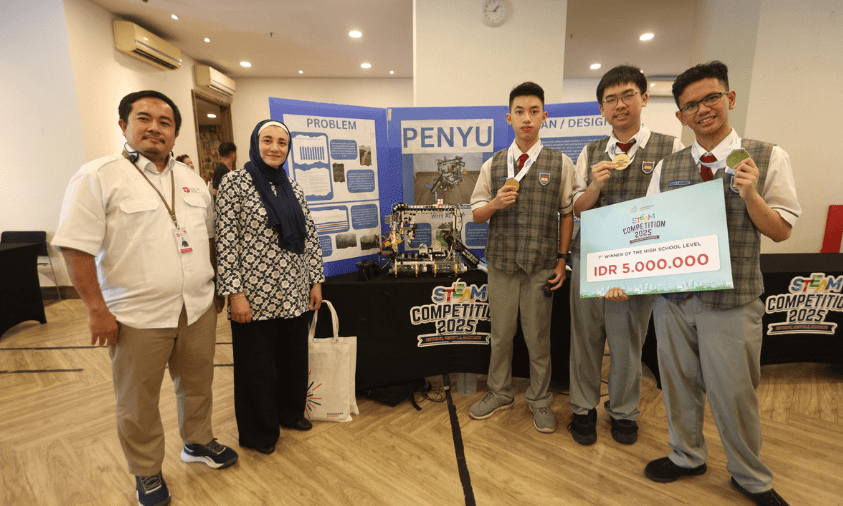 SMAK Penabur Gading Serpong Raih Juara Pertama STEAM Competition pada Sabtu (15/3).