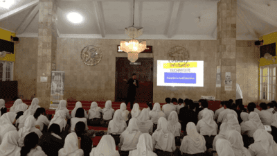 pelatihan-AI-smkn-20-jakartaxCyber-university