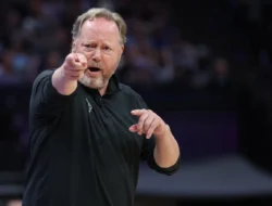 Phoenix Suns Resmi Pecat Mike Budenholzer Setelah Gagal Masuk Playoff