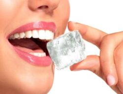Kenali Pagophagia: Kebiasaan Mengunyah Es Batu yang Ternyata Berbahaya