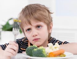Atasi Kecemasan dengan Memperbaiki Pola Makan Sehat yang Tepat