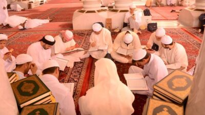 5 Surah Pendek yang Penuh Makna untuk Gen Z yang Sedang Butuh Kekuatan