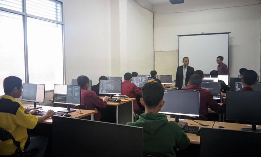 UBSI Kampus Cengkareng Jadi Tuan Rumah Lomba Teknik Desain Laman Tingkat SMK Jakarta Barat Wilayah 1