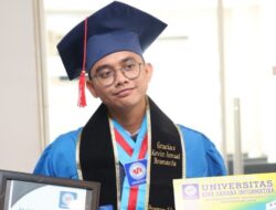 Bekerja di Sekretariat Presiden, Gracias Raih Gelar Wisudawan Terbaik dalam Wisuda ke-61 UBSI