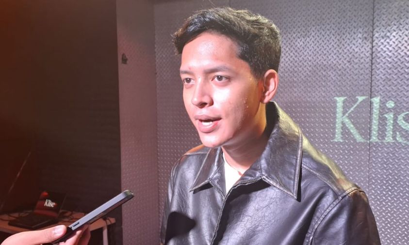 Adikara Rilis Album Perdana “Klise” yang Gambarkan Perjalanan Cinta