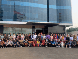 Cyber University Peringati Hardiknas 2025 dengan Nuansa Budaya dan Semangat Persatuan