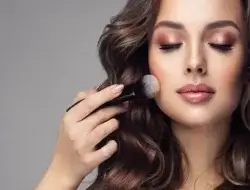 Trik Makeup Anti-Tua: Hindari 8 Kesalahan Ini Agar Tetap Fresh
