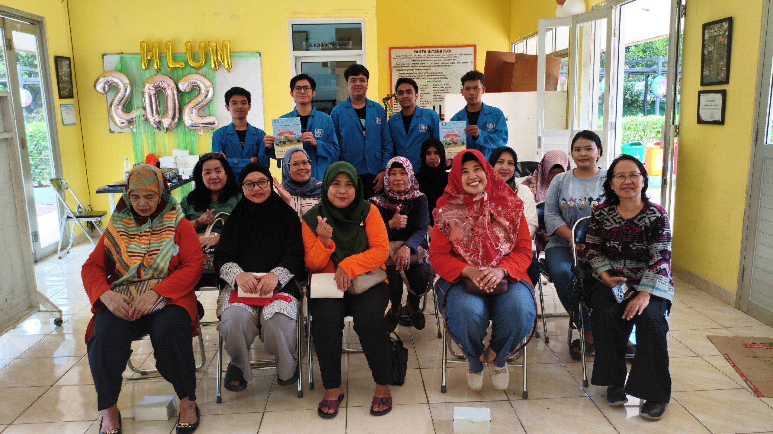 Mahasiswa Universitas BSI Ajak Ibu PKK Hidupkan Nilai Gotong Royong di RPTRA Harapan Mulia