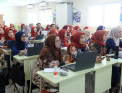 Peran Guru dalam Menerapkan Pendidikan Karakter untuk Siswa SD