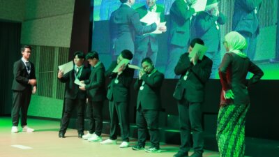 Kilasan Waktu dan  Irama Haru: Persembahan Kelas 9 Jadi Momen Puncak Graduation SMP Prestasi Global-Depok