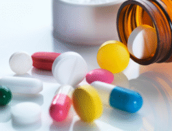 Obat vs. Takdir: Apakah Manusia Bisa ‘Mencuri’ Kuasa Tuhan dalam Penyembuhan?
