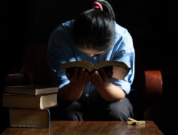 Rasionalisme Teologis: Pembacaan Kritis Terhadap Doktrin Sifat Tuhan Muktazilah dan As’ariyah