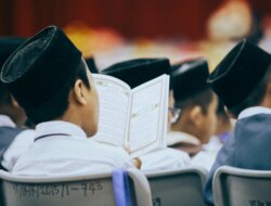 Di Antara Takdir dan Pilihan: Memahami Perbuatan Tuhan dan Manusia Menurut Mu’tazilah di Era Modern