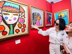 Ekspresif & Penuh Warna! Karya Perdana Gadis Dharsono di Pameran IFI Wijaya!