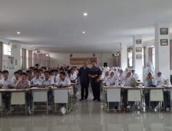 Membaca Membuka Jendela Dunia, Menulis Mengantarkan Kamu Keliling Dunia
