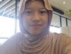 Dibalik Pintu Kayu