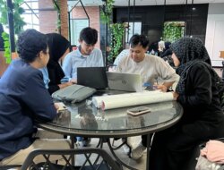 Siap Unjuk Gigi! Mahasiswa Cyber University Serahkan Laporan Magang Jelang Presentasi Poster